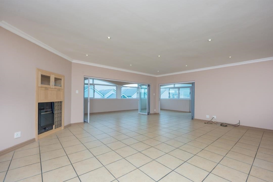 3 Bedroom Property for Sale in Kingswood Golf Estate Western Cape